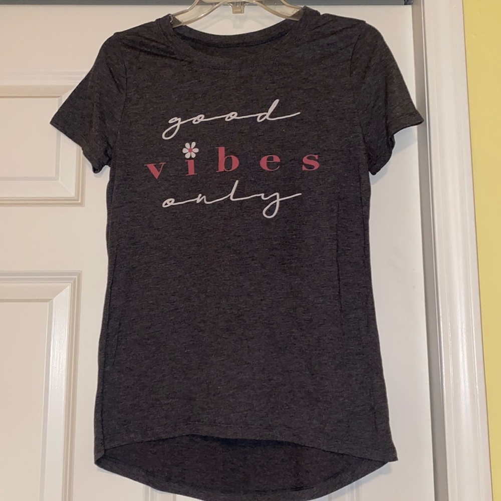 Good Vibes Only Medium t-shirt